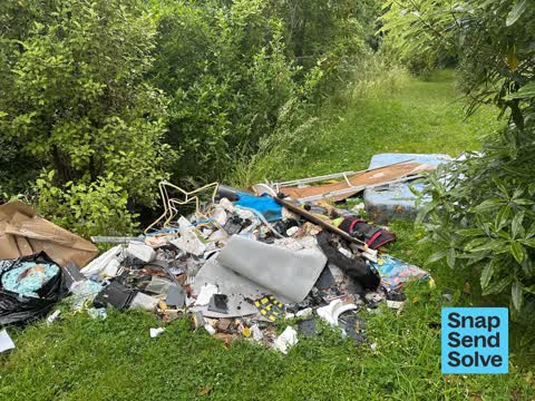 Dumped Rubbish, a report photo