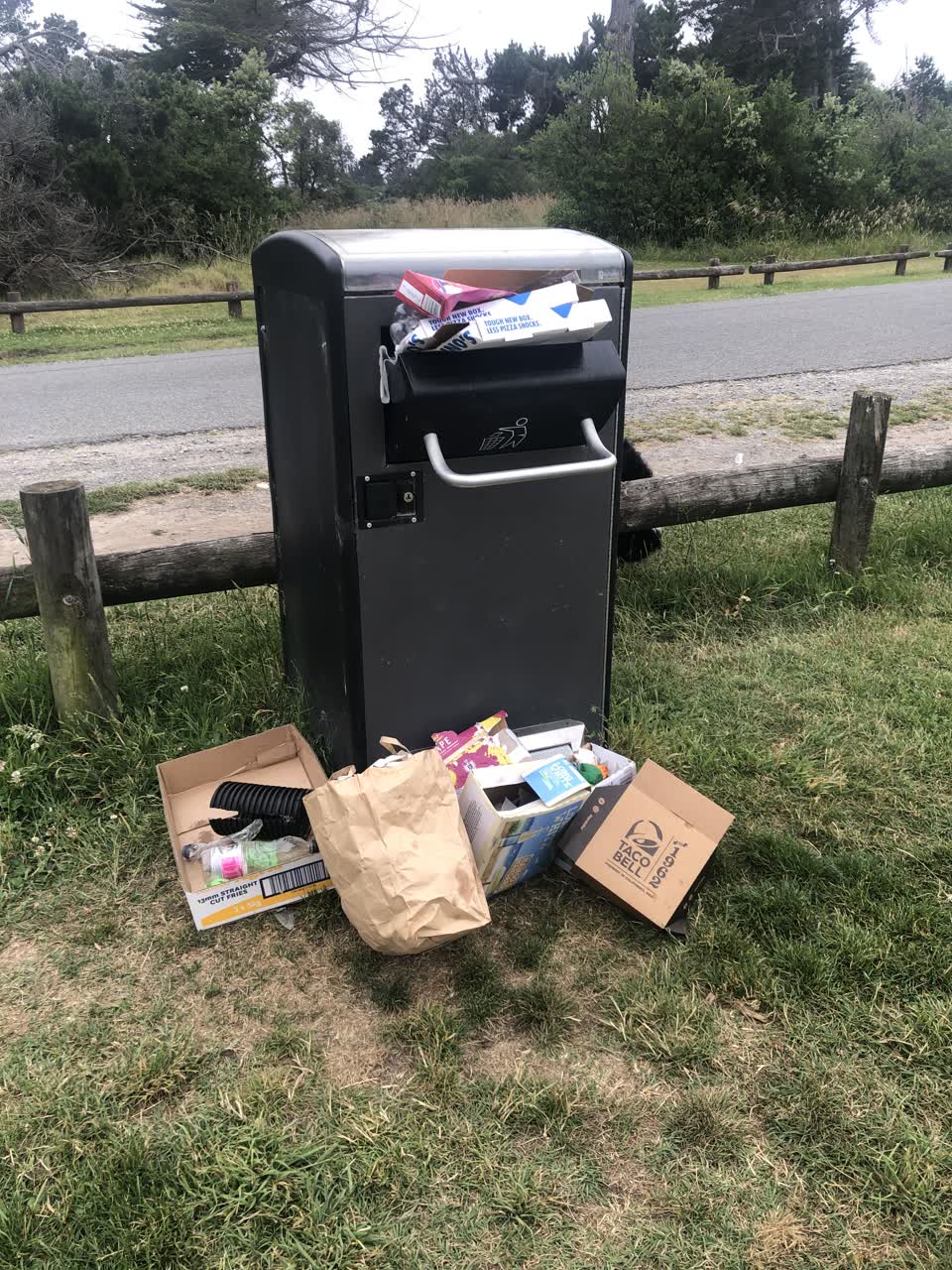 The photograph attached to this facility - general request report