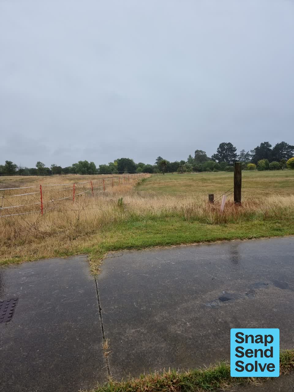 The photograph attached to this vandalism - general report