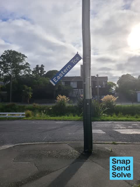 Damaged Street Sign — a report photo