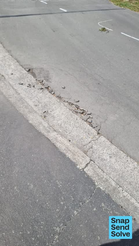 Pavement - Damaged, a report photo
