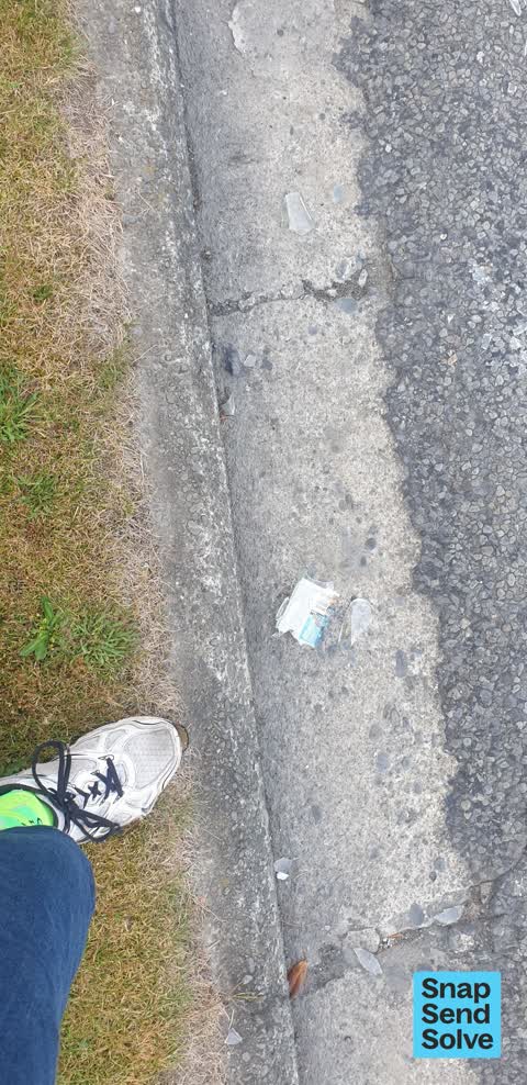 Litter, a report photo