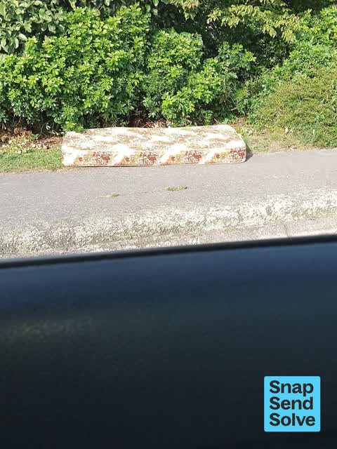 Dumped Rubbish, a report photo