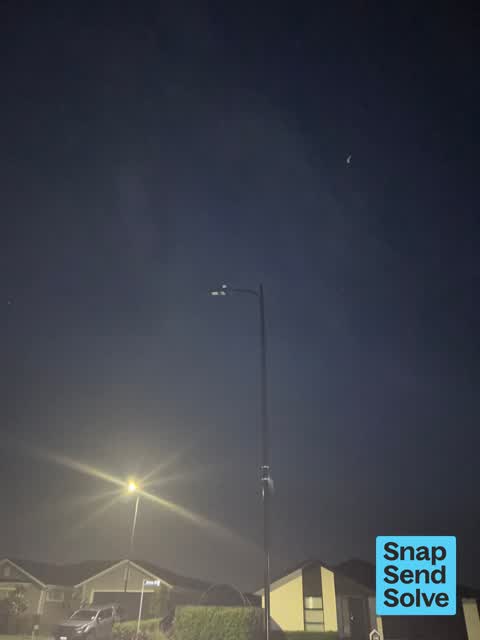 Damaged Street Light, a report photo