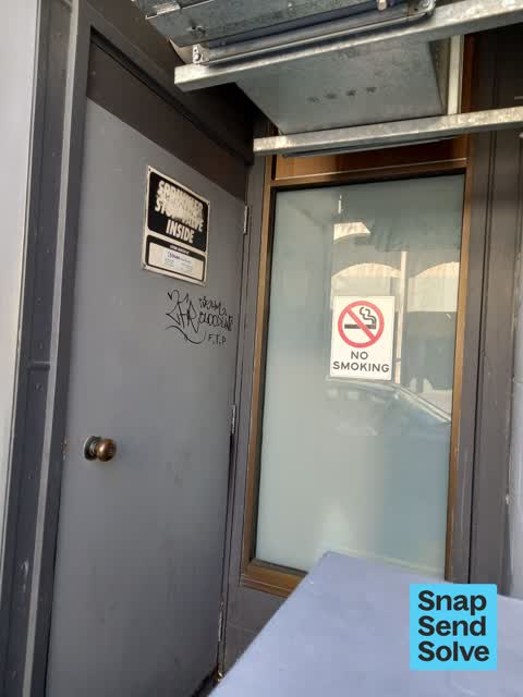 Graffiti, a report photo