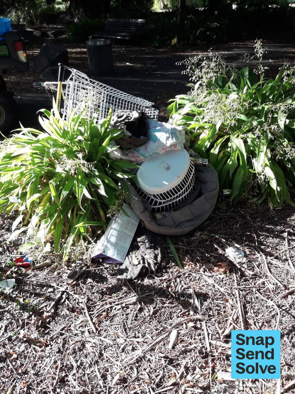 The photograph attached to this dumped rubbish report