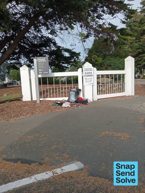 Dumped Rubbish, a report photo