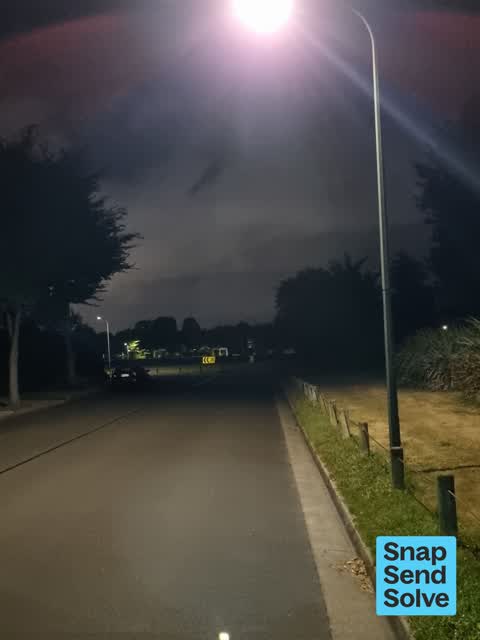 Damaged Street Light, a report photo
