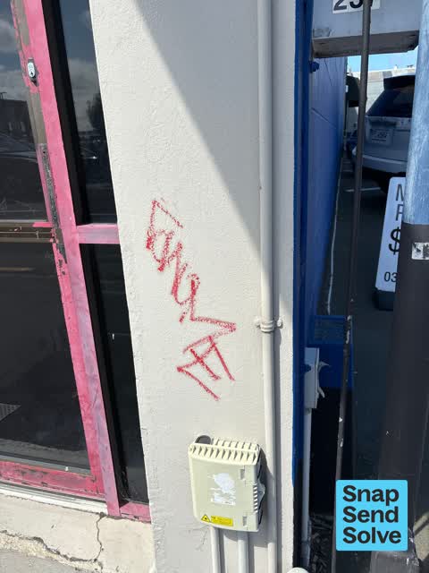 Graffiti, a report photo
