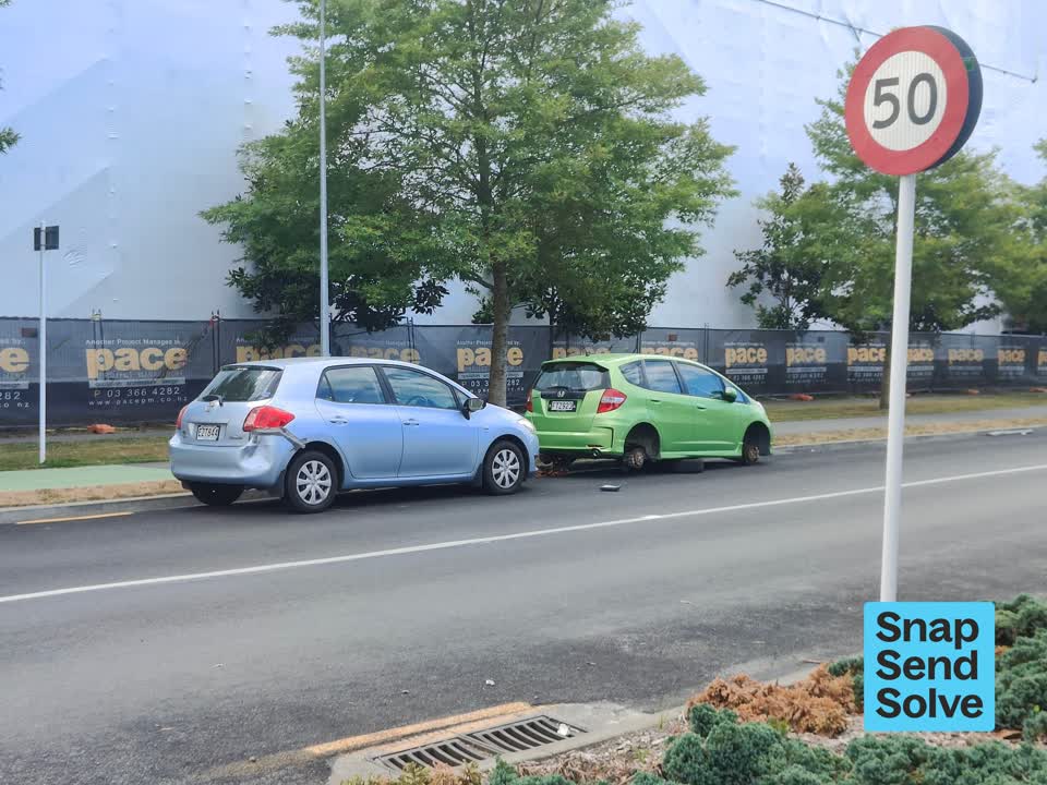 The photograph attached to this abandoned vehicle report