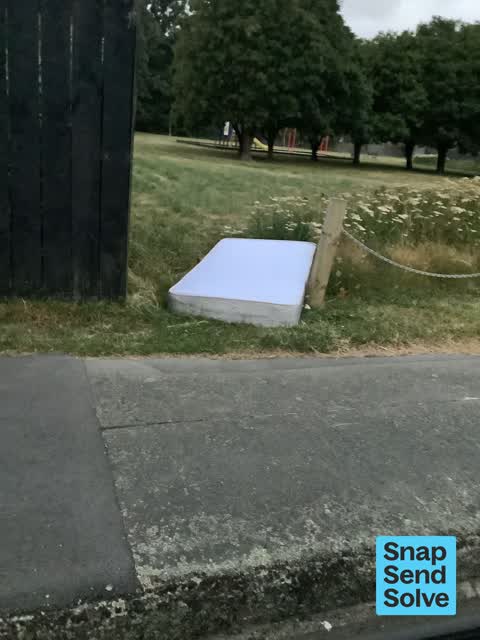 Dumped Rubbish, a report photo