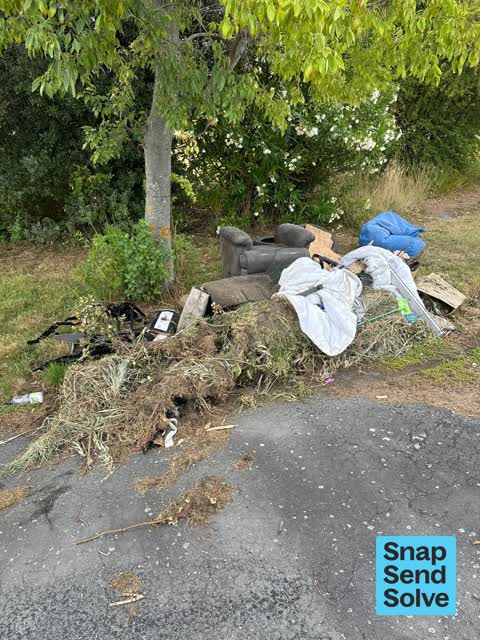 Dumped Rubbish, a report photo
