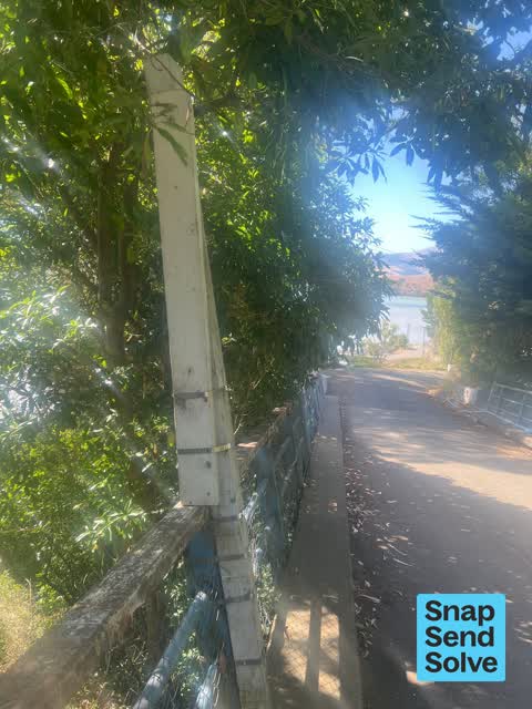 Damaged Street Sign, a report photo