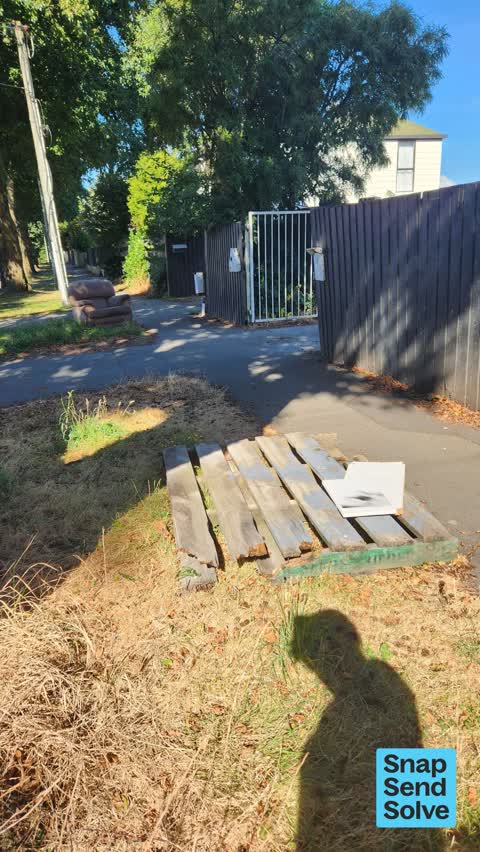 Dumped Rubbish, a report photo