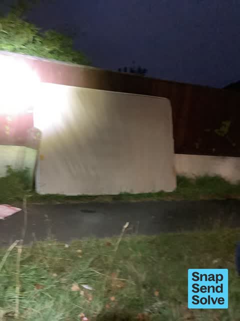 Dumped Rubbish, a report photo