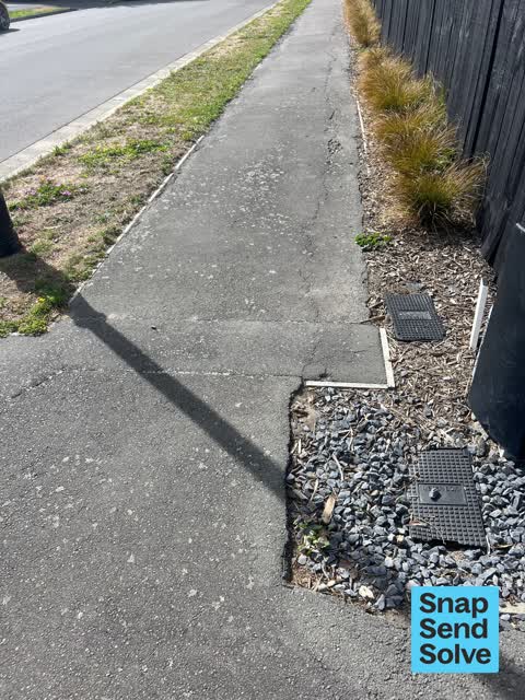 Pavement - Damaged, a report photo