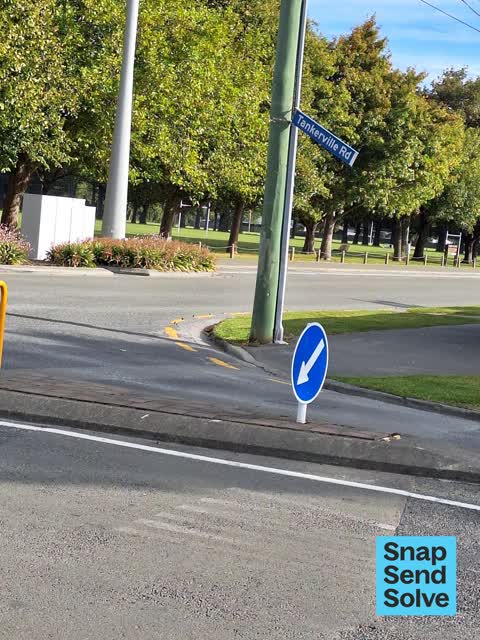 Damaged Street Sign, a report photo