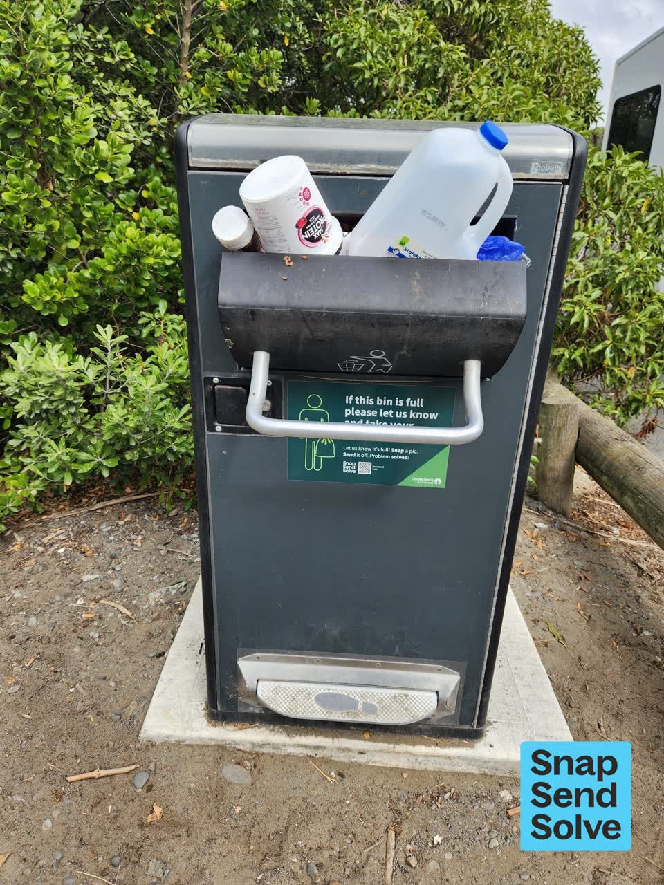 The photograph attached to this rubbish and bins - general report
