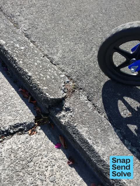 Pavement - Damaged, a report photo