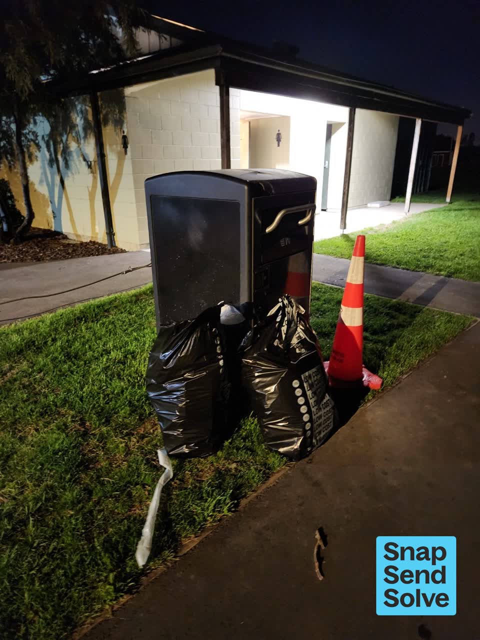 The photograph attached to this dumped rubbish report