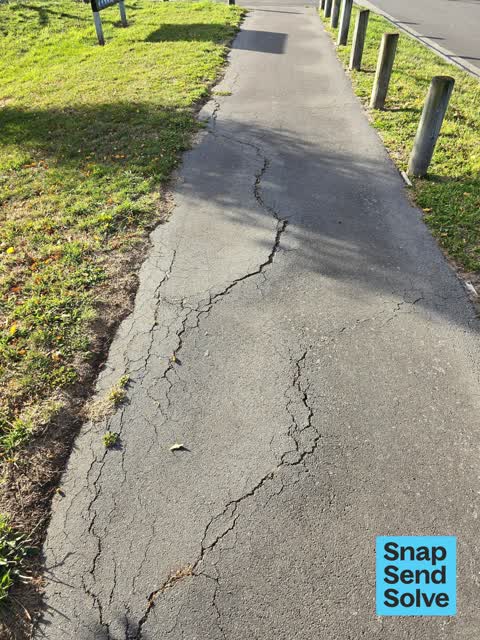 Pavement - Damaged, a report photo