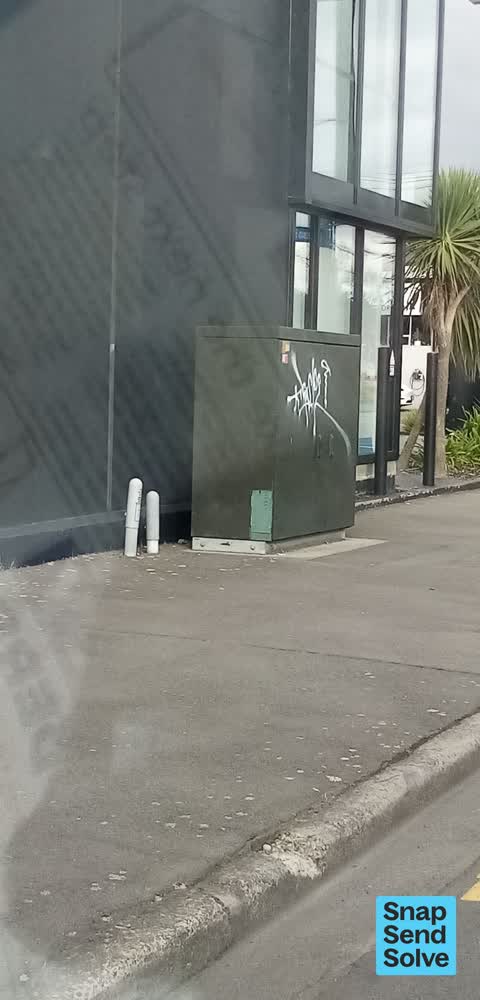 Graffiti somewhere else, a report photo