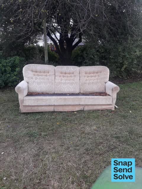Dumped Rubbish, a report photo