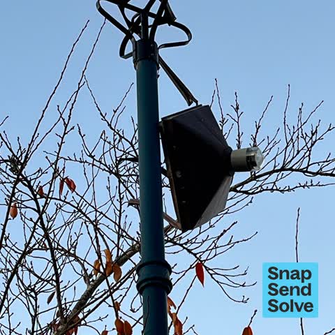 Damaged Street Light, a report photo