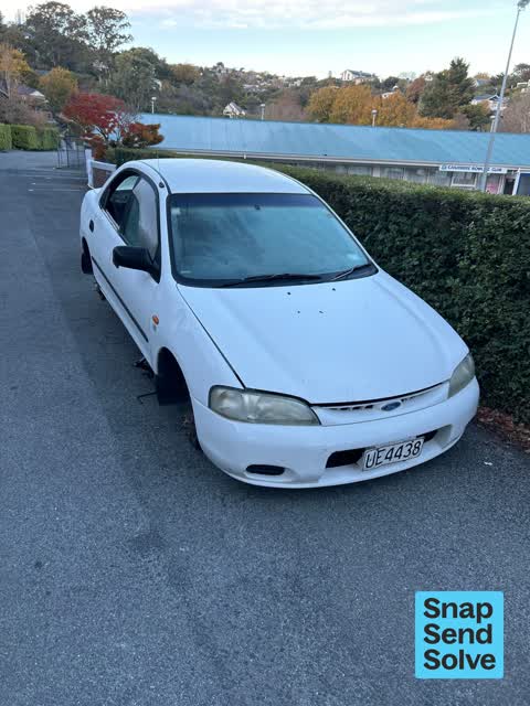 Abandoned Vehicle, a report photo