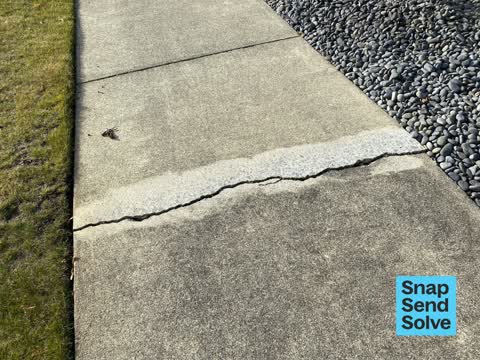Pavement - Damaged, a report photo