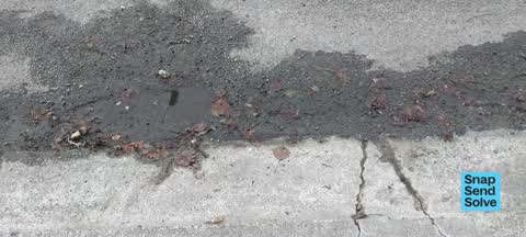 Pothole, a report photo