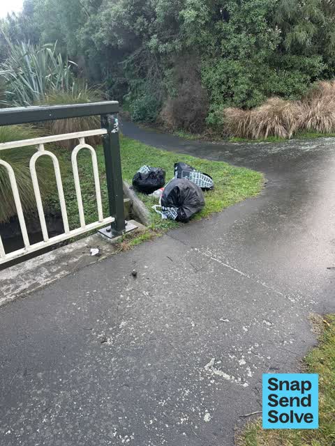 Dumped Rubbish, a report photo