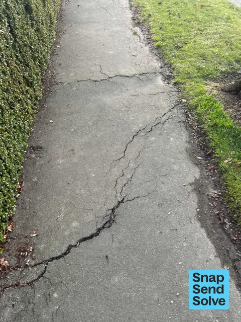 Pavement - Damaged, a report photo