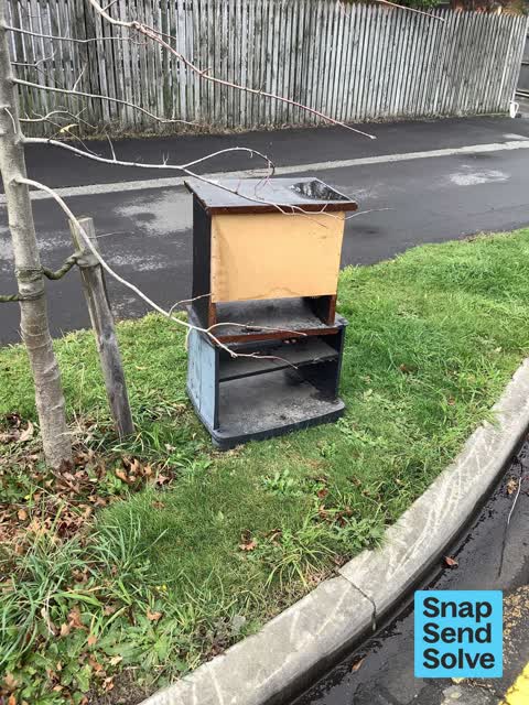 Dumped Rubbish, a report photo