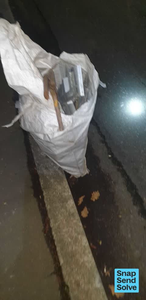 Litter, a report photo