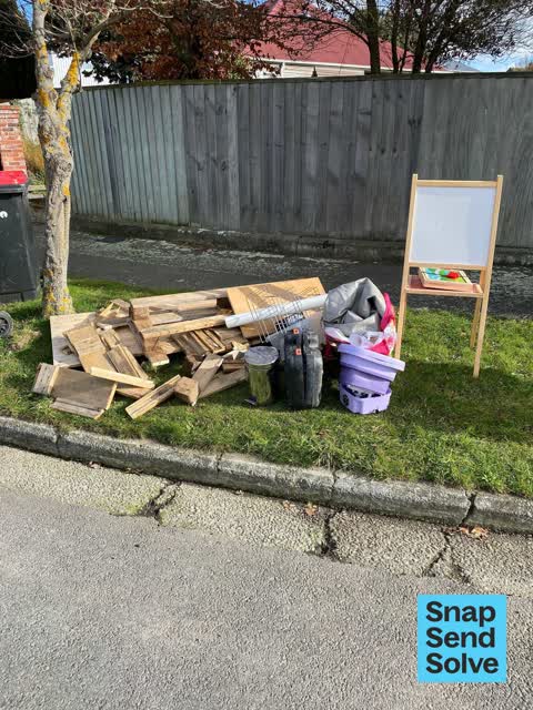 Dumped Rubbish, a report photo