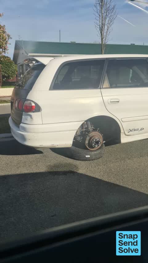 Abandoned Vehicle, a report photo