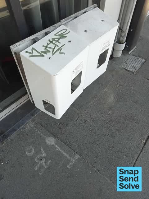 Graffiti somewhere else, a report photo