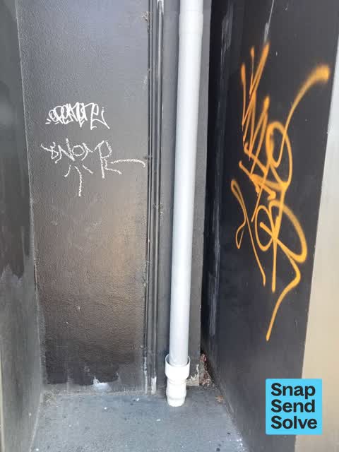 Graffiti somewhere else, a report photo