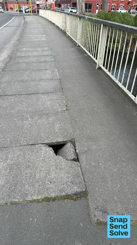 Pavement - Damaged, a report photo