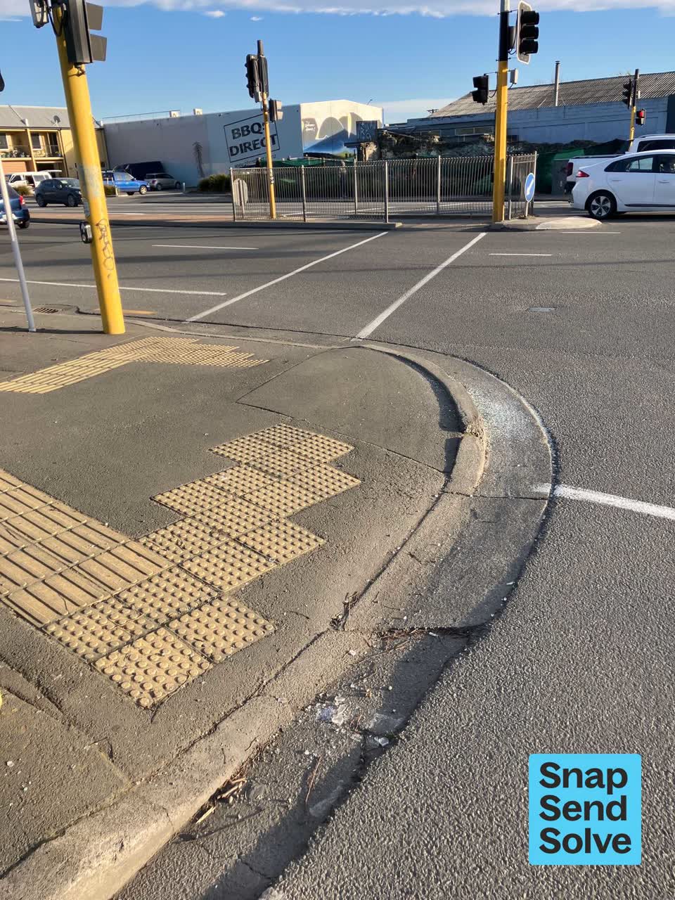 The photograph attached to this street cleaning report