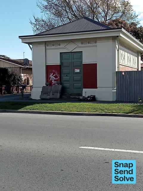 Graffiti somewhere else, a report photo