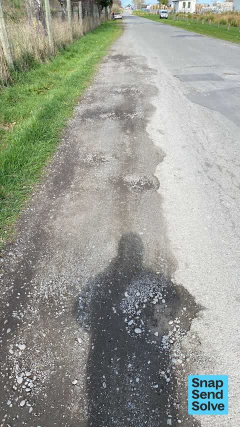 Pothole, a report photo