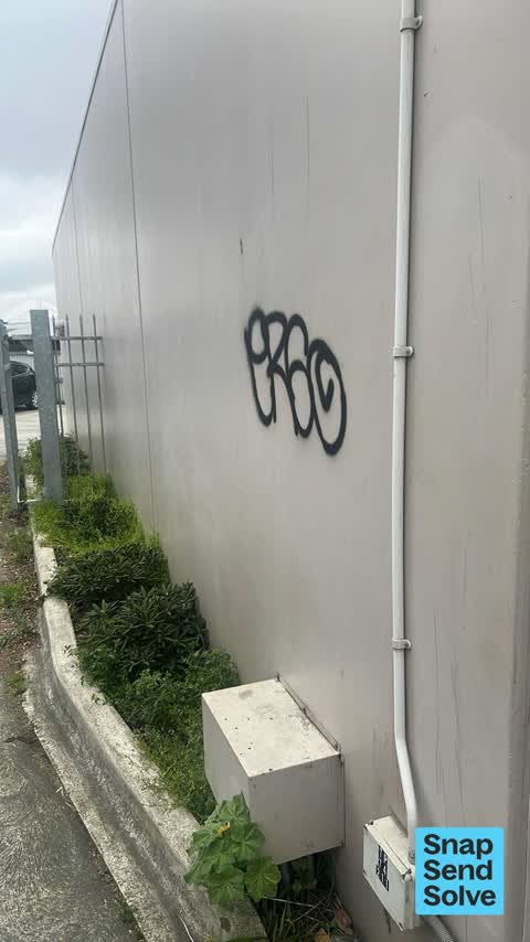 Graffiti somewhere else, a report photo