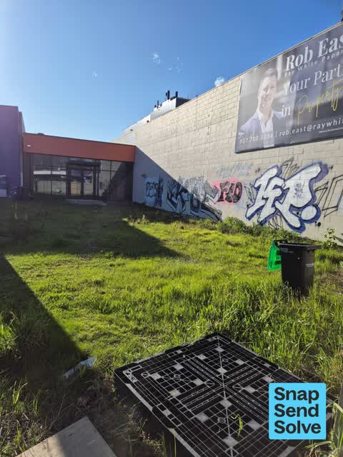 Graffiti somewhere else, a report photo