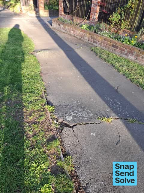 Pavement - Damaged, a report photo