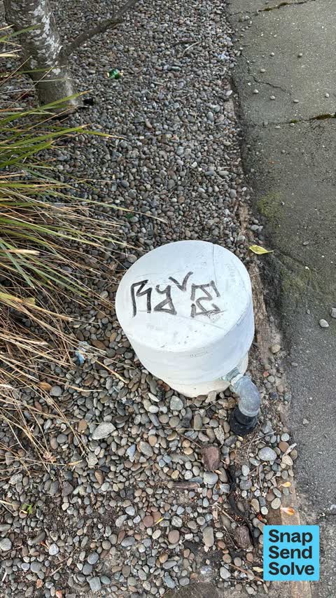 Graffiti somewhere else, a report photo