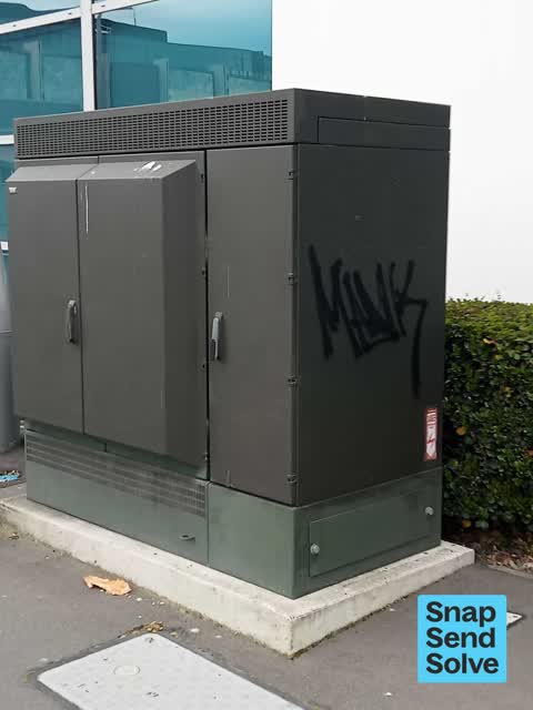 Graffiti somewhere else, a report photo