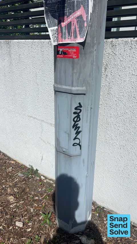 Graffiti somewhere else, a report photo