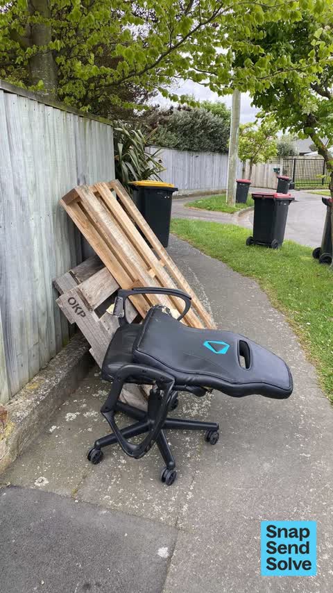 Dumped Rubbish, a report photo
